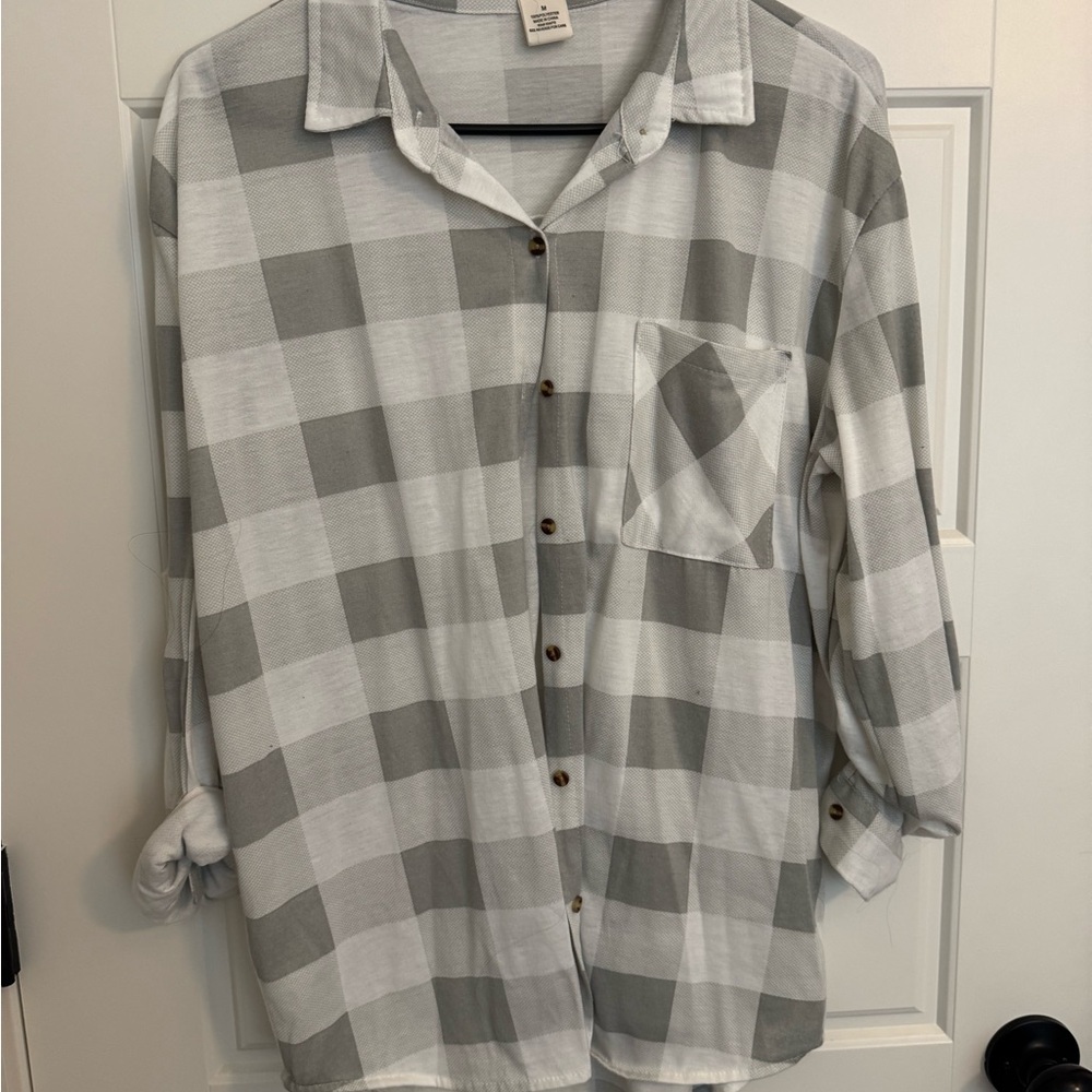 Passport Women's Gray Plaid Button Down Shirt